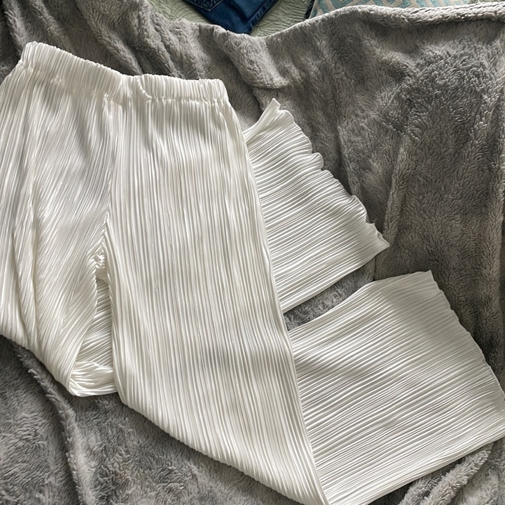 Matching white set - Picture 2 of 4